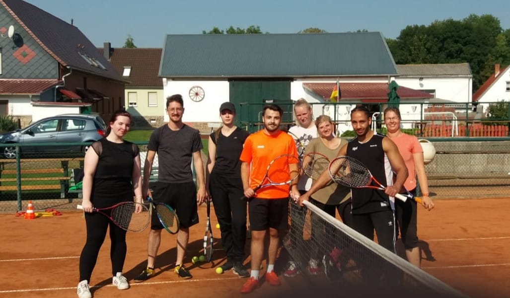 Sportlich – Exkursion zum Tennisplatz