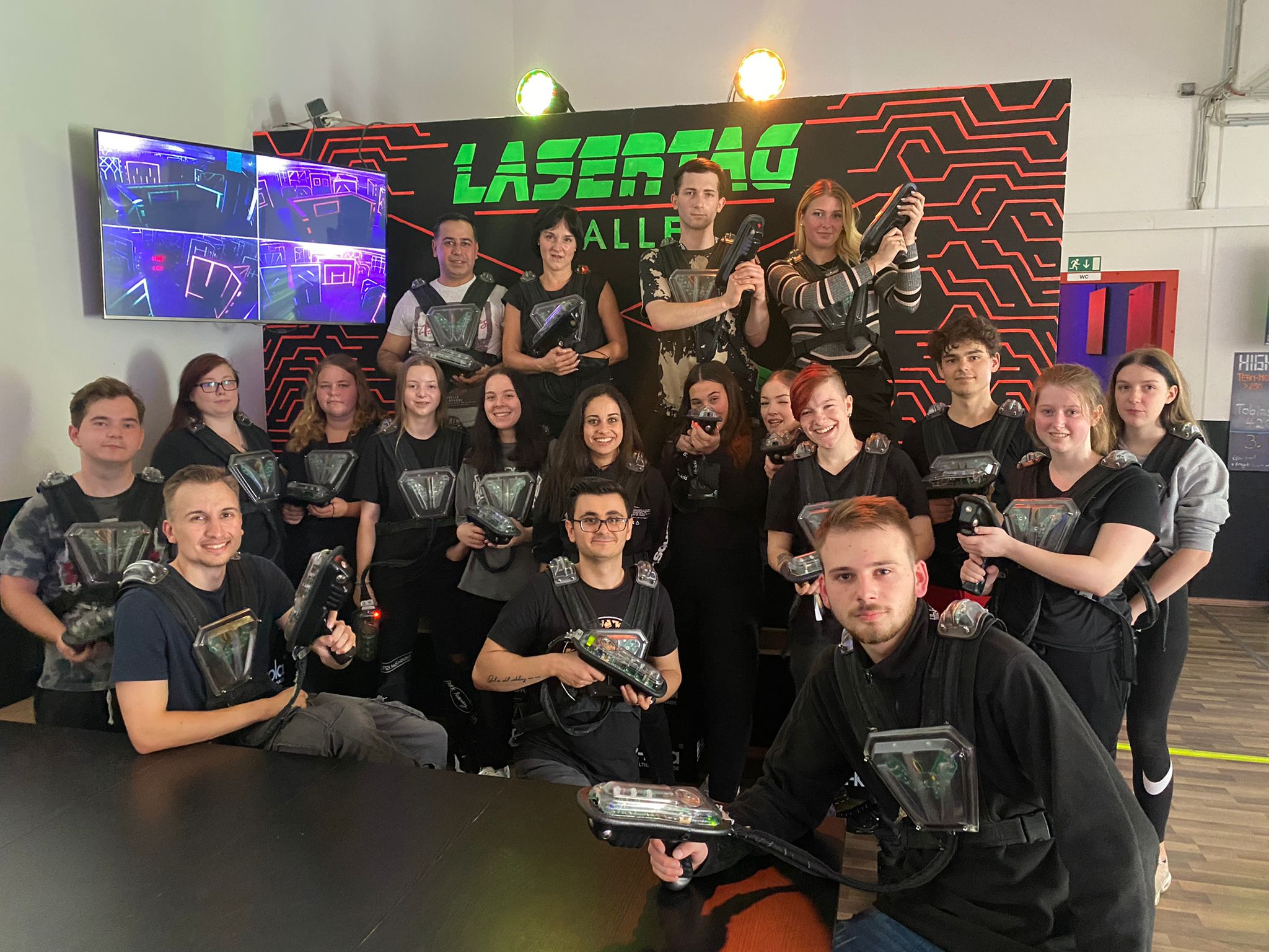 Lasertag, Teamgeist und Klassenzusammenhalt