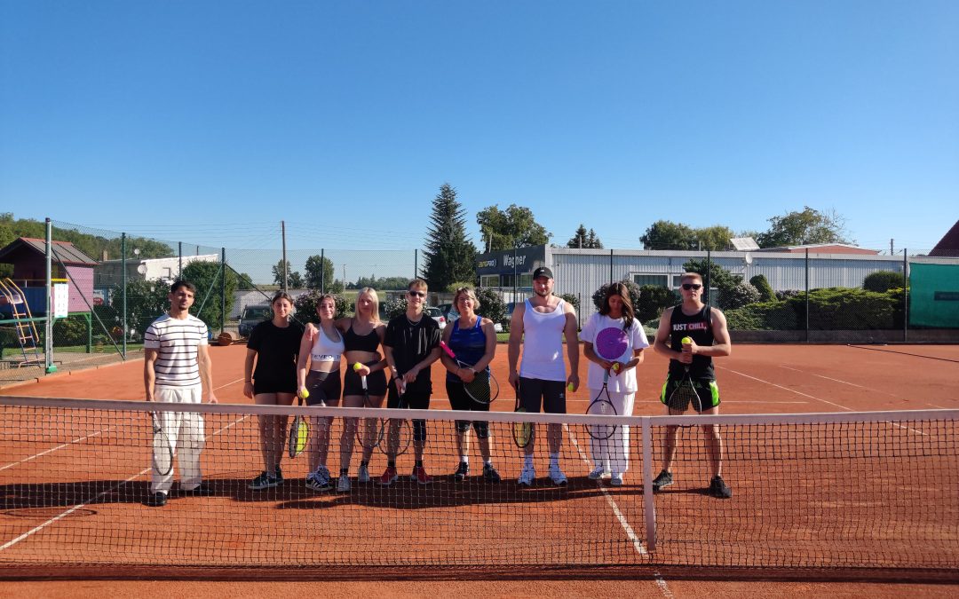 Exkursion auf den Tennisplatz
