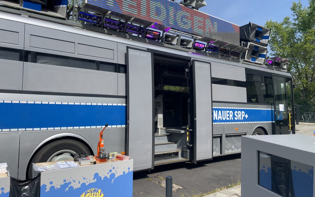 Adenauer-Bus zu Gast an der BbS III „Dreyhaupt“